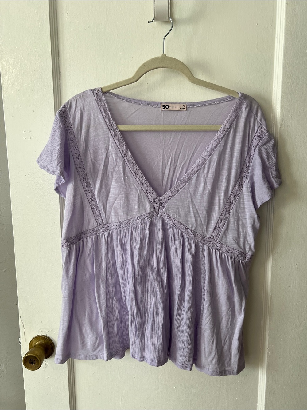 SO Lilac V-Neck Lace-Trim Flow Top